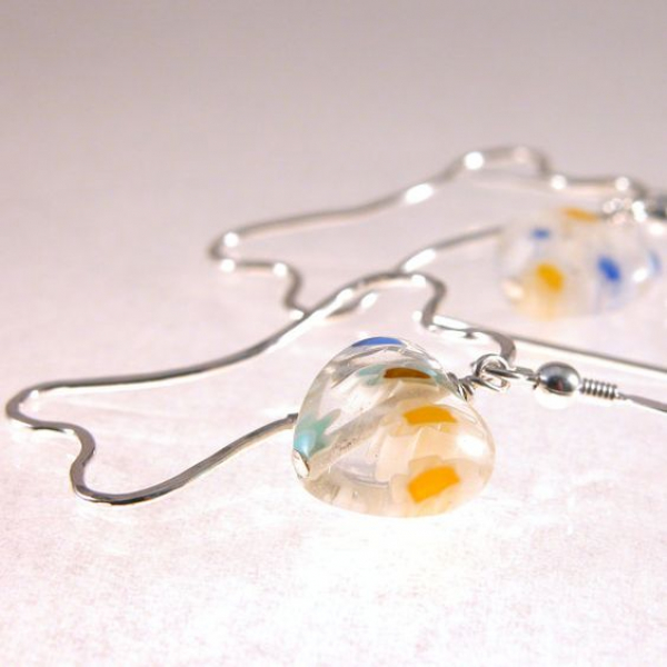 Murano heart - clear with blue/yellow millefiori (10mm)