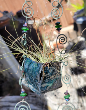 Square enameled air plant hangar Square enameled air plant hangar