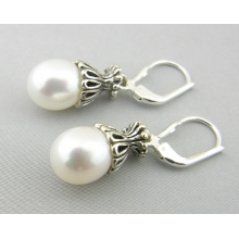 White Lattice Pearls earrings.jpg
