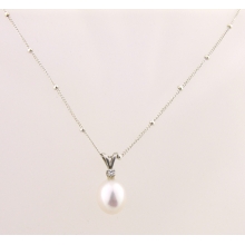 Diamond and Pearl  pearlsanddiamondonneck.jpg