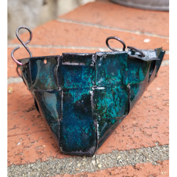 V shaped enamel air plant hangar V shaped enamel air plant hangar